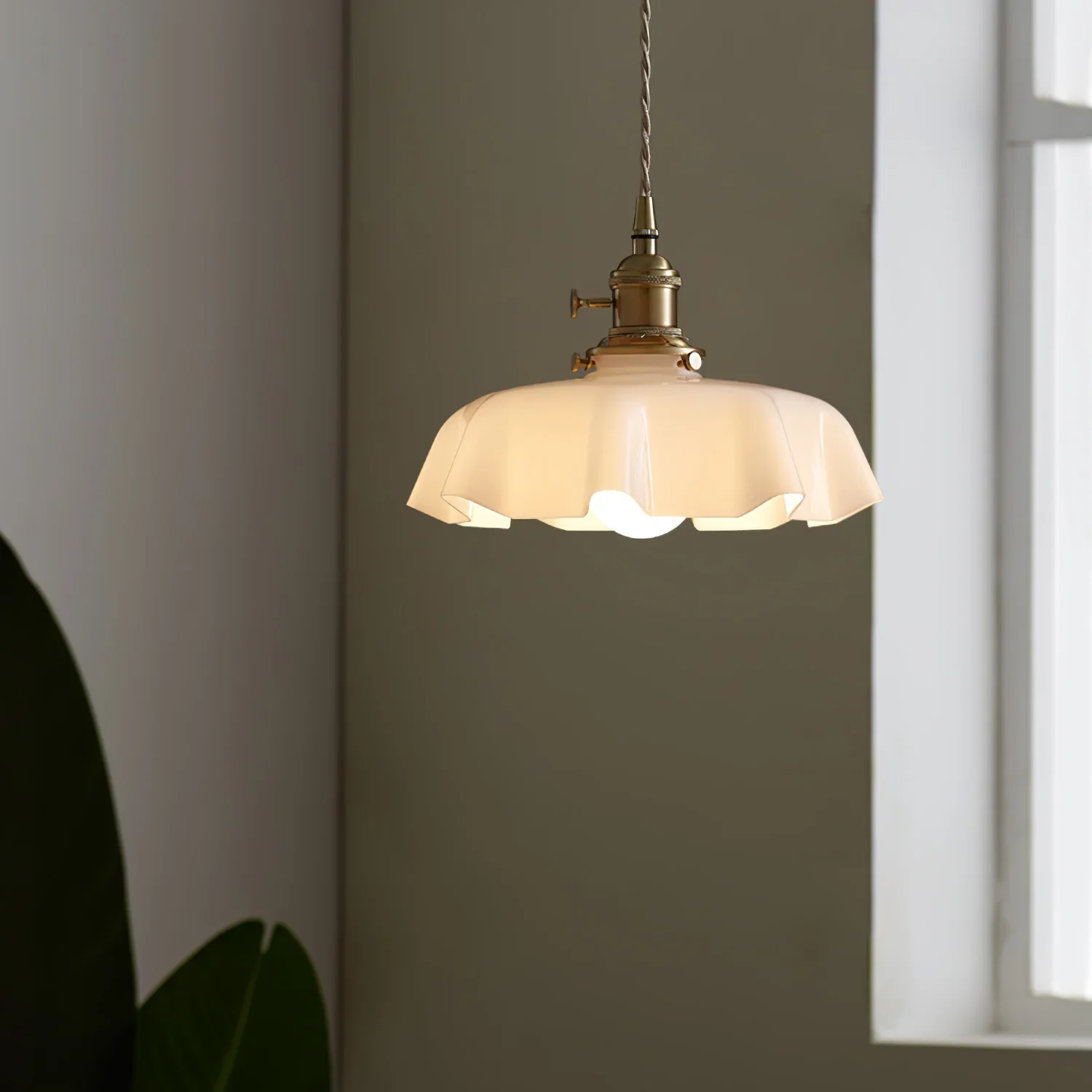 Modern Romantic Glass Ribbon Edge Pendant Light - Image 3